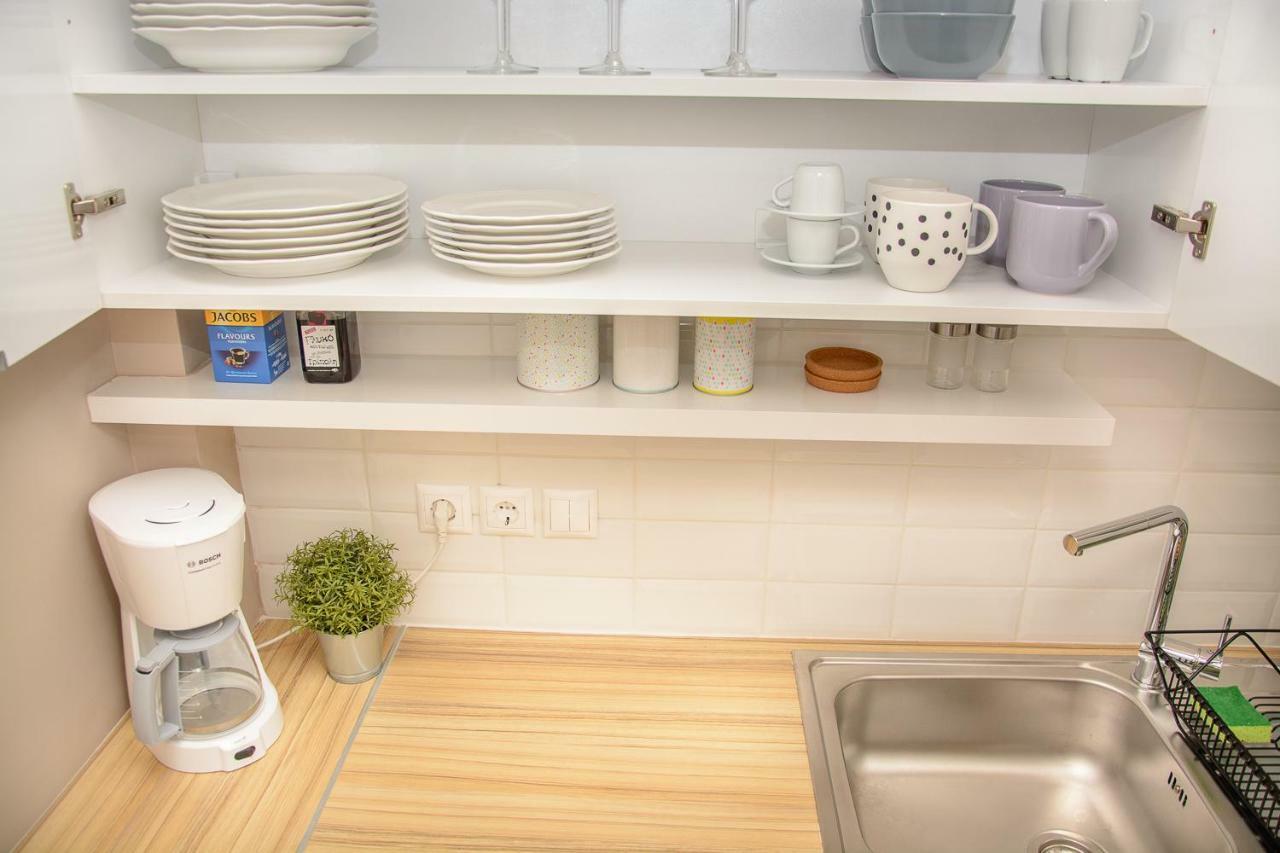 Fully Renovated And Relaxing Apartment Афины Экстерьер фото