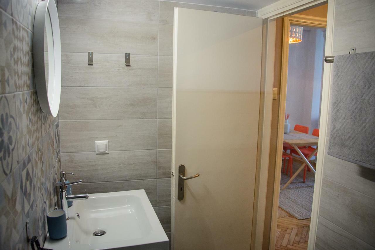 Fully Renovated And Relaxing Apartment Афины Экстерьер фото
